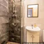 Quiet Romantic Parking, Apartamento