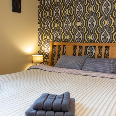 Апартаменты Quiet Romantic Parking,