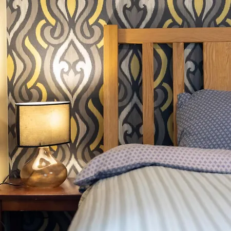 Quiet Romantic Parking, Тарту