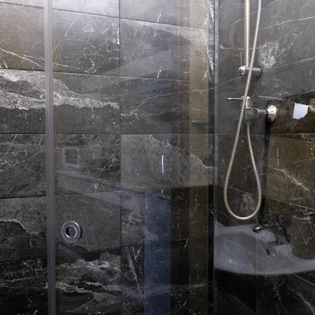 Апартаменты Quiet Romantic Parking,